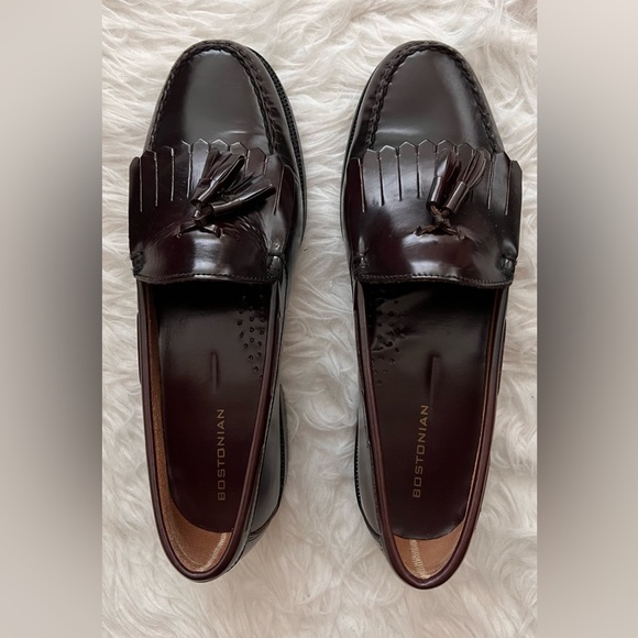 Men's Bostonian Burgundy Ocala Tasseled Loafers - Picture 2 of 4